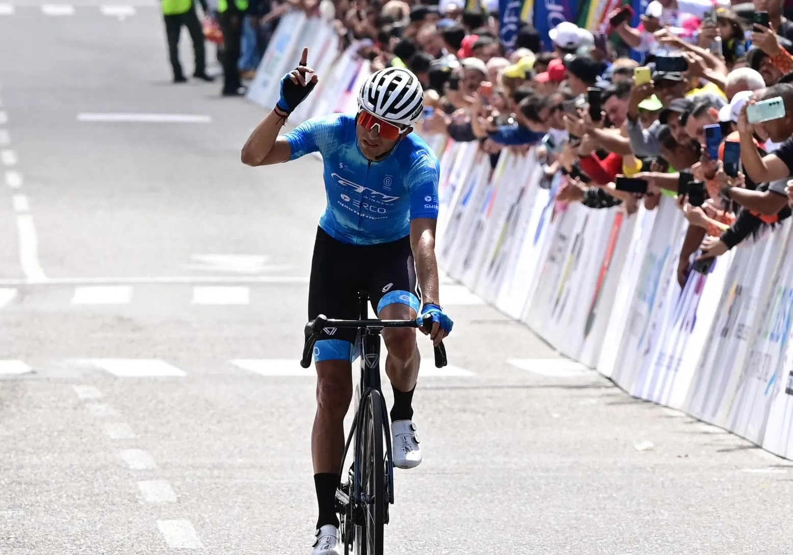 Vuelta al Táchira: Camilo Gómez es segundo en una etapa en la que gana la fuga y hay cambio de líder