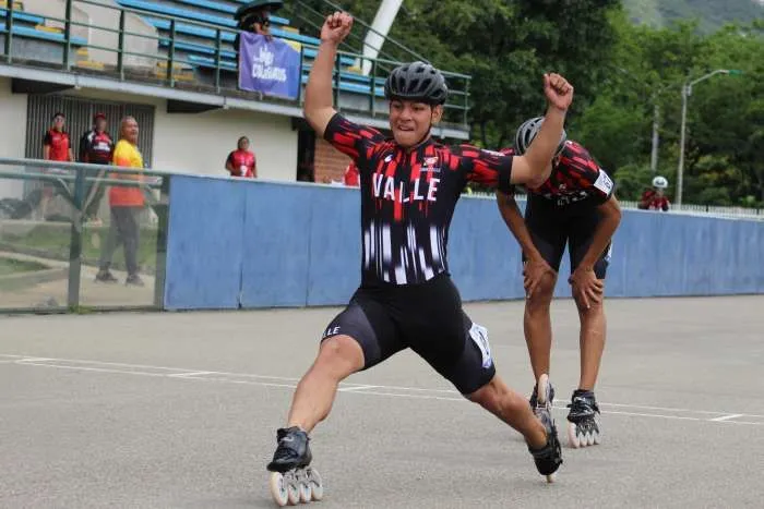 Juegos intercolegiados, finaliza el patinaje, inicia la Boccia, béisbol, ciclismo de pista y tenis de campo; rendicion de cuentas del ministerio del deporte.