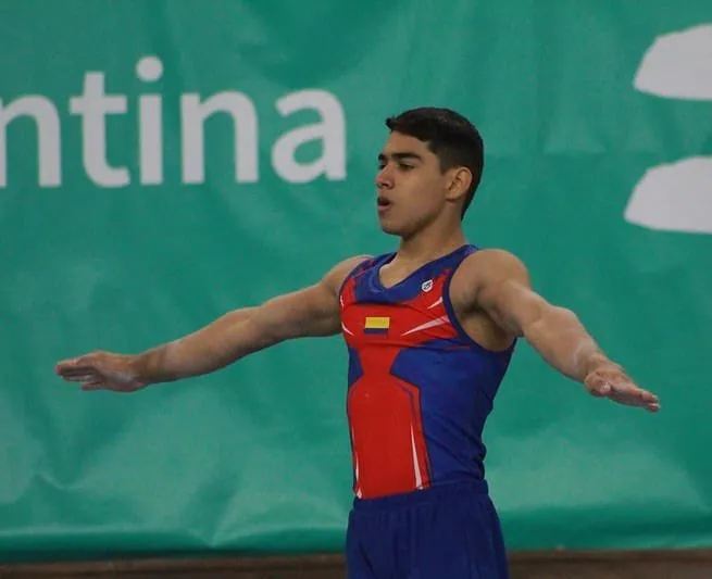 Con Ángel Barajas avanzando a finales empezó el Mundial de gimnasia artística para Colombia