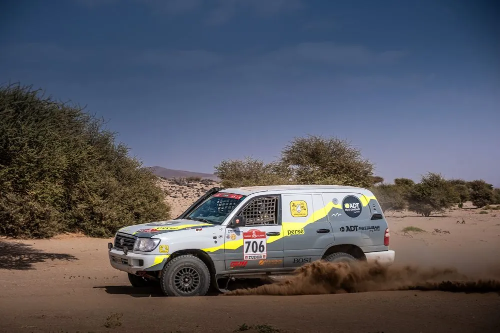 A una etapa del final, Javier Vélez entra en el top 50 de la general del Rally Dakar y sigue liderando su categoría