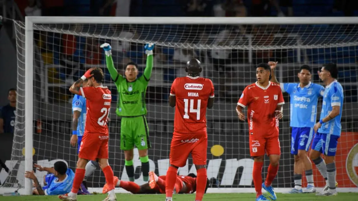 América y Junior eliminados; Jhon Córdoba llegó lesionado; Final del ascenso, bolsa de jugadores.