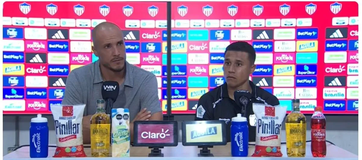 Junior ganó 2x1; David Gonzáles protesta por incoherencias arbitrales en el tiempo jugado.