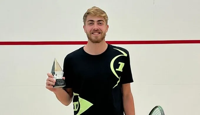 Impecable debut de Matías Knudsen en el Andorra Open de squash