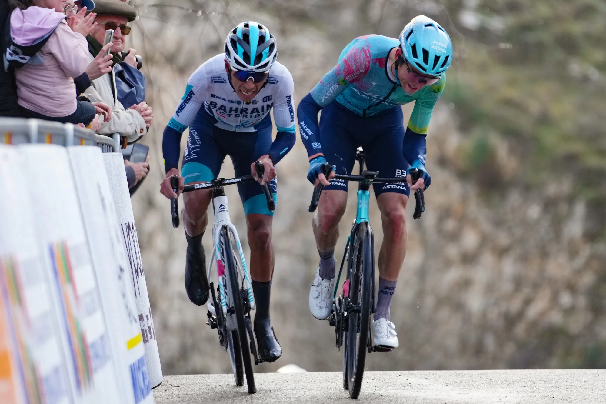 Llega la montaña y Santiago Buitrago gana más de 30 puestos en la general del Tour Down Under