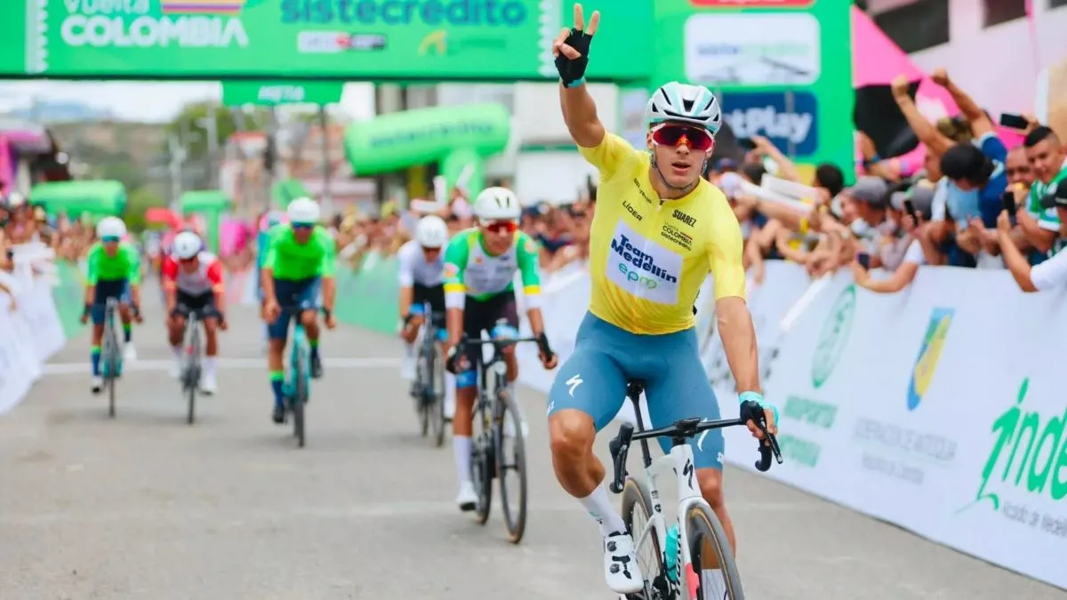 Más futbol, colombianos en el exterior, vuelta a Colombia, Tour de Polonia, Suramericano de baloncesto, Copa voleibol suramericana