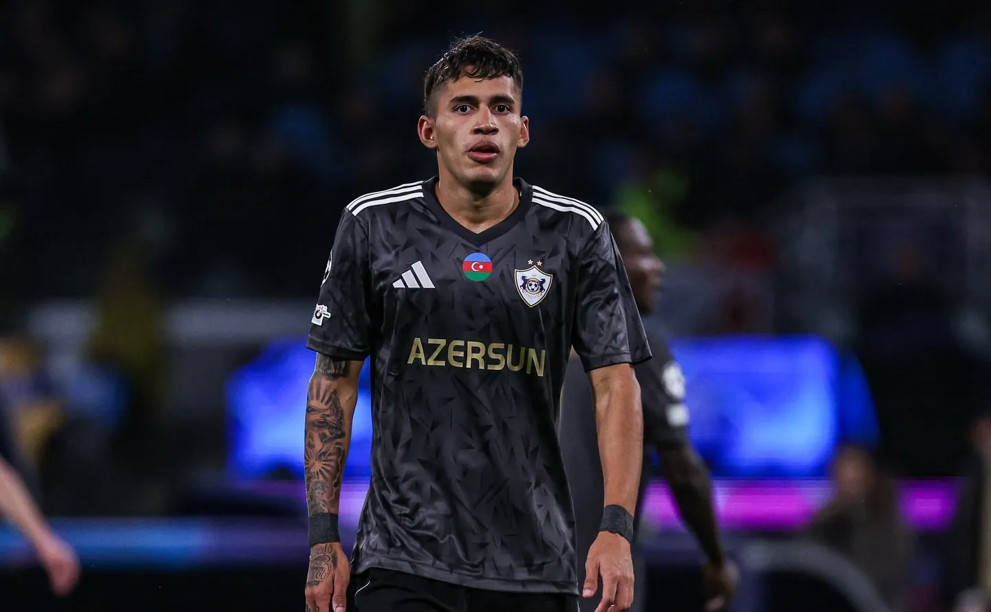 [Vídeo] Un doblete de Camilo Durán y una victoria agónica dejan con vida a Qarabag en la Champions League