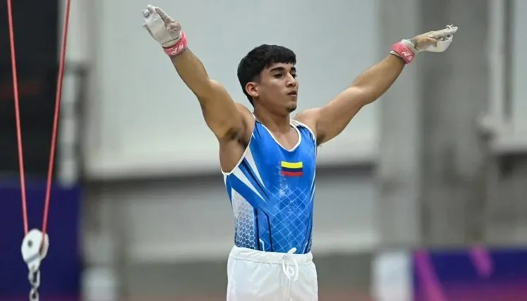 Buen paso en anillas y barra horizontal para Camilo Vera en el Mundial junior de gimnasia artística