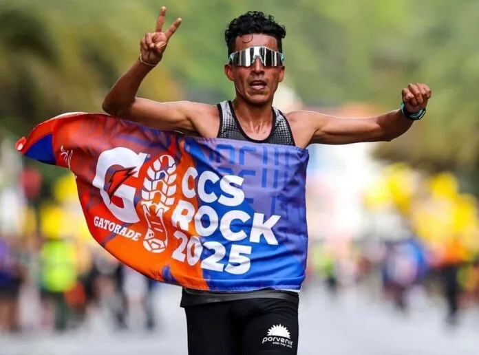 El bogotano Mauricio González, del Equipo Porvenir, campeón de la Carrera 10K Gatorade Caracas Rock.