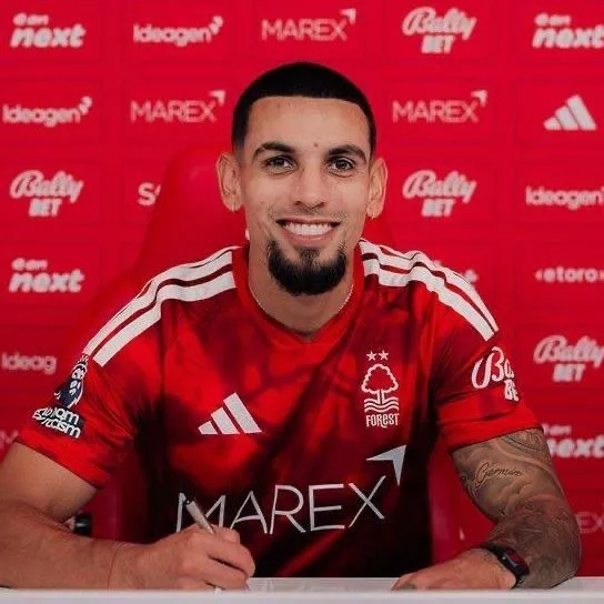 Daniel Muñoz pasa al Nottingham Forest; Mary Jose Álvarez al futbol árabe; Liga bet play, colombianos en el exterior.