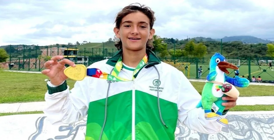 INDEPORTES: TRES SKATERS ANTIOQUEÑOS INICIAN COMPETENCIAS INTERNACIONALES