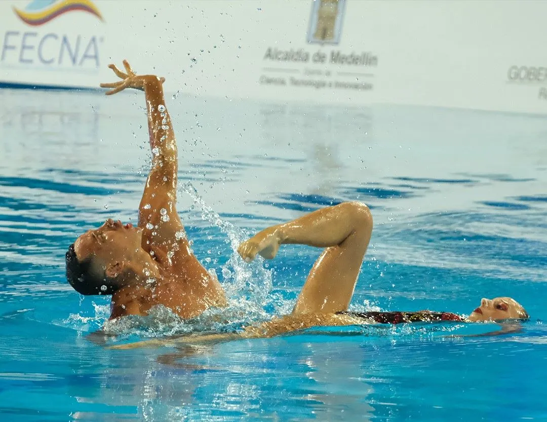 Colombia se destaca en la primera jornada de la Copa Mundo Natación Artística Medellín 2026