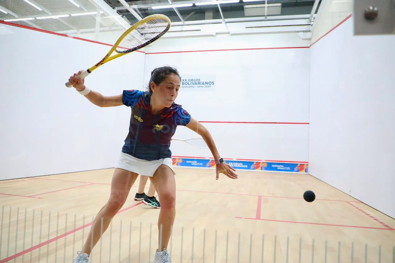 Bolivarianos 2025: Con Silvia Angulo, Colombia debuta en squash con triunfo