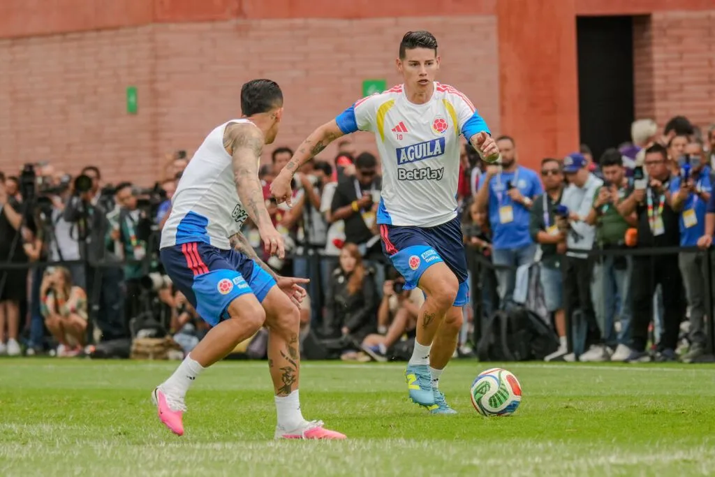 Mundial; clasificados a 16 avos; hoy Argentina vs Austria, Colombia mañana frente al Congo, arbitro italiano; regresa Jhon Córdoba
