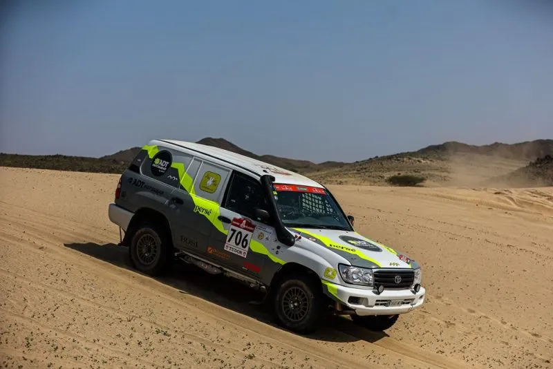 Javier Vélez asciende en la general del Rally Dakar