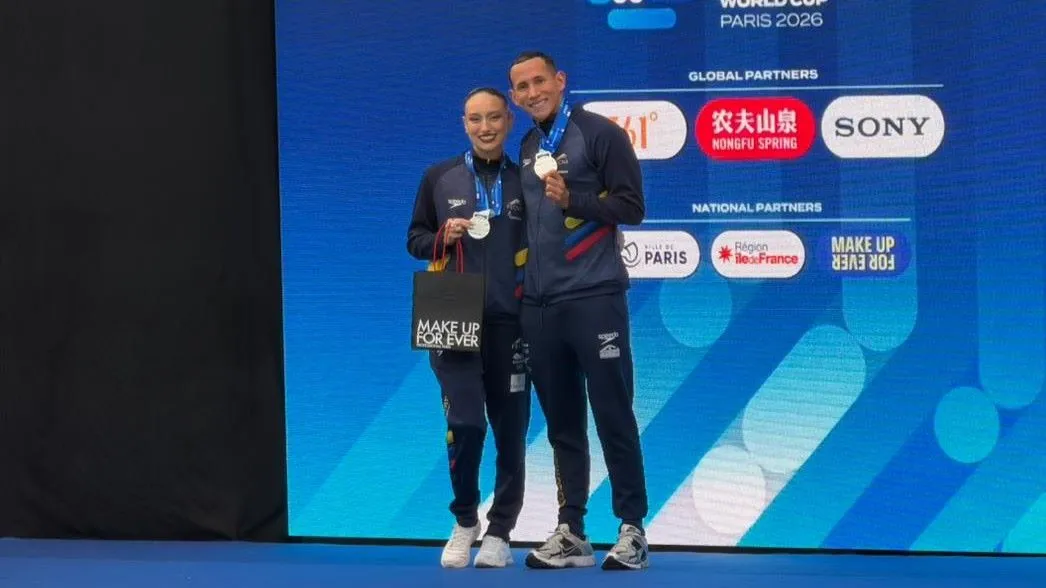 Copa Mundo de Natación Artística 2026: Gustavo Sánchez y Emily Minante medalla de plata en dueto libre mixto